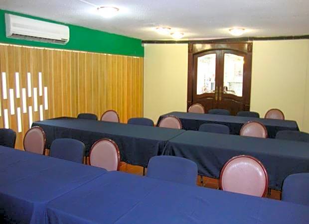 Parque Inn Hotel & Suites