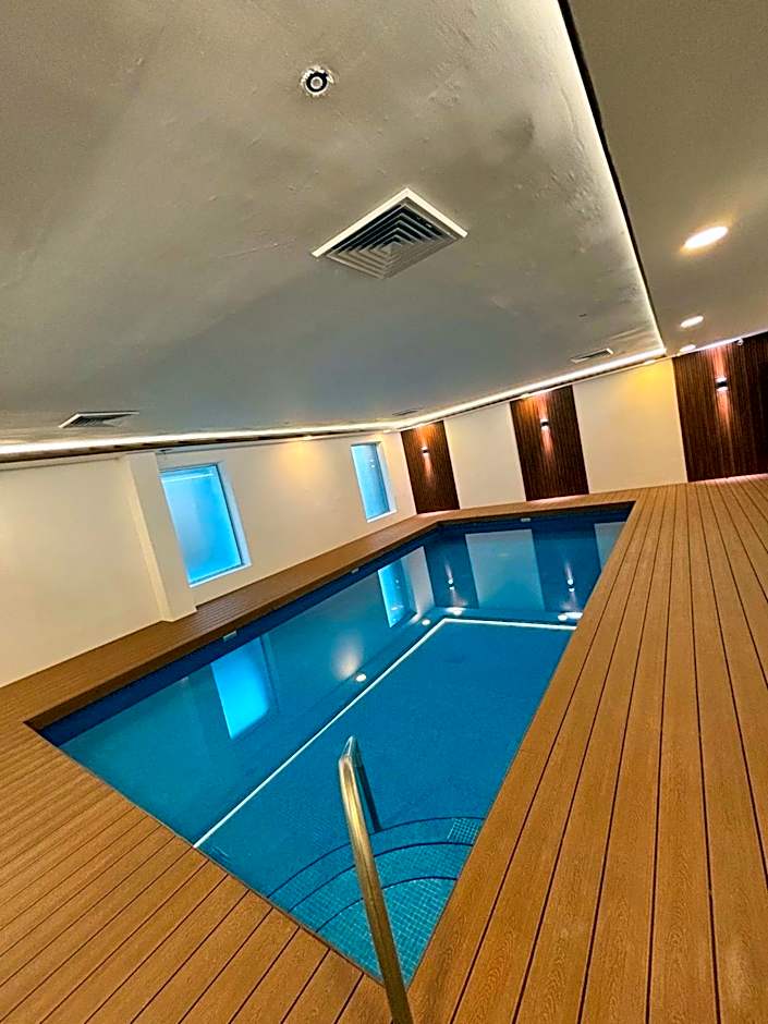 Krystal Urban Monterrey San Jeronimo