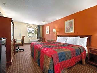 Knights Inn - Tucker