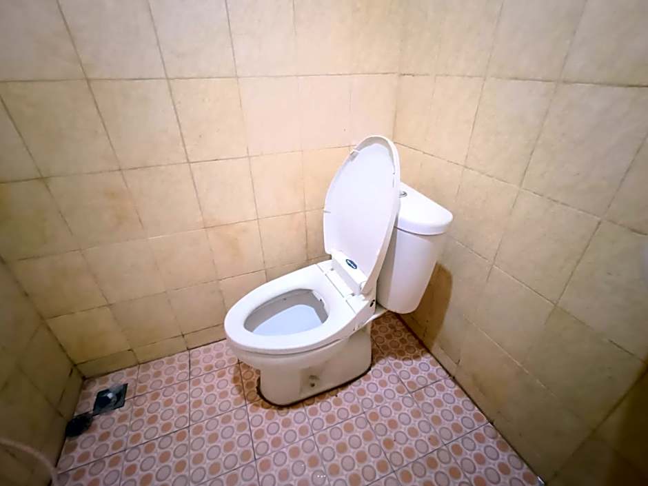 RedDoorz Syariah near Rumah Sakit Umum Wisata UIT