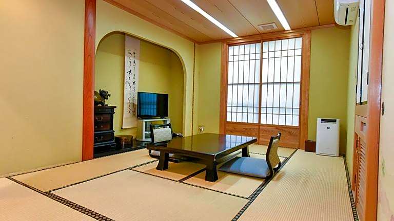 Hamazen Ryokan