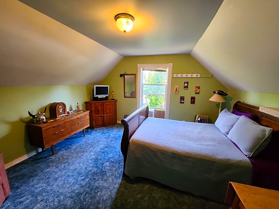 Eugene Lodge and International Hostel