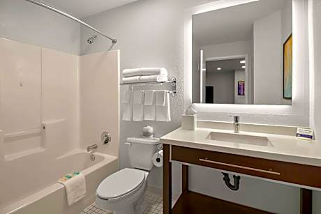 Queen Suite with Sofa Bed - Non-Smoking