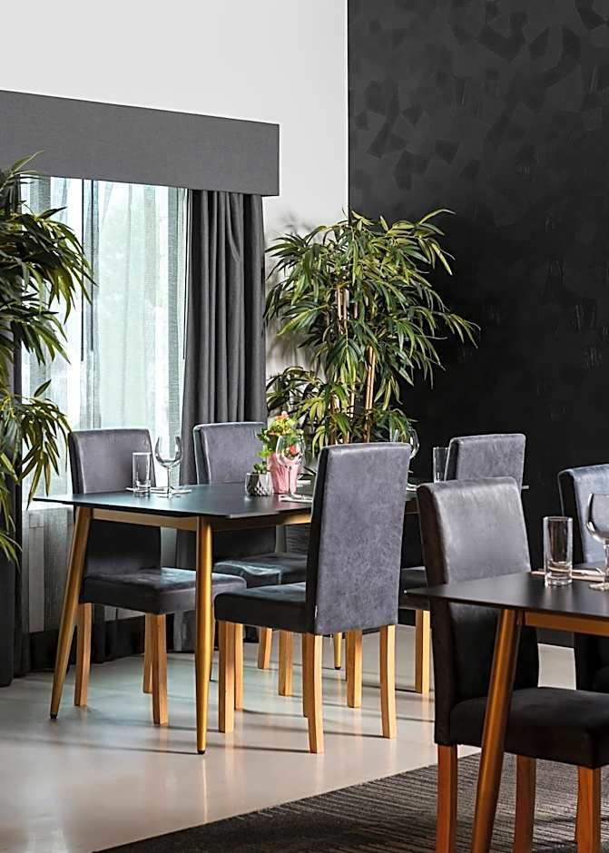 Champions Club and Hotel Houston Westchase