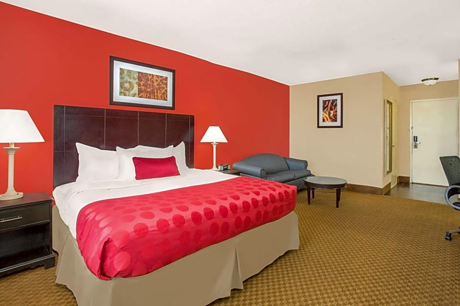 Ramada Plaza by Wyndham Fayetteville Fort Bragg Area