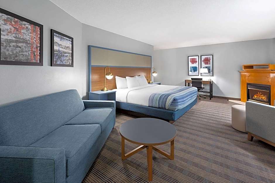 AmericInn by Wyndham North Branch