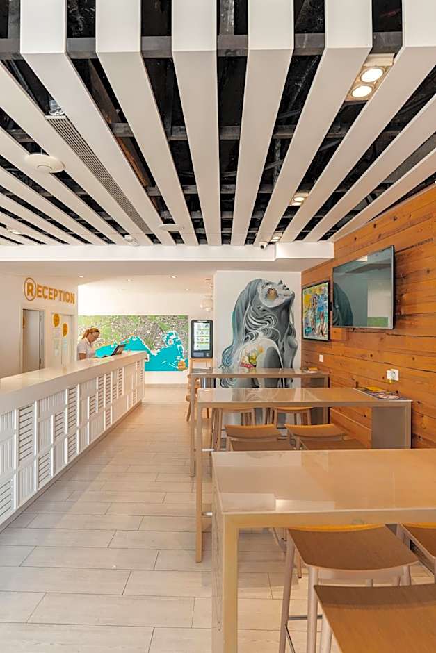 Ryans La Marina