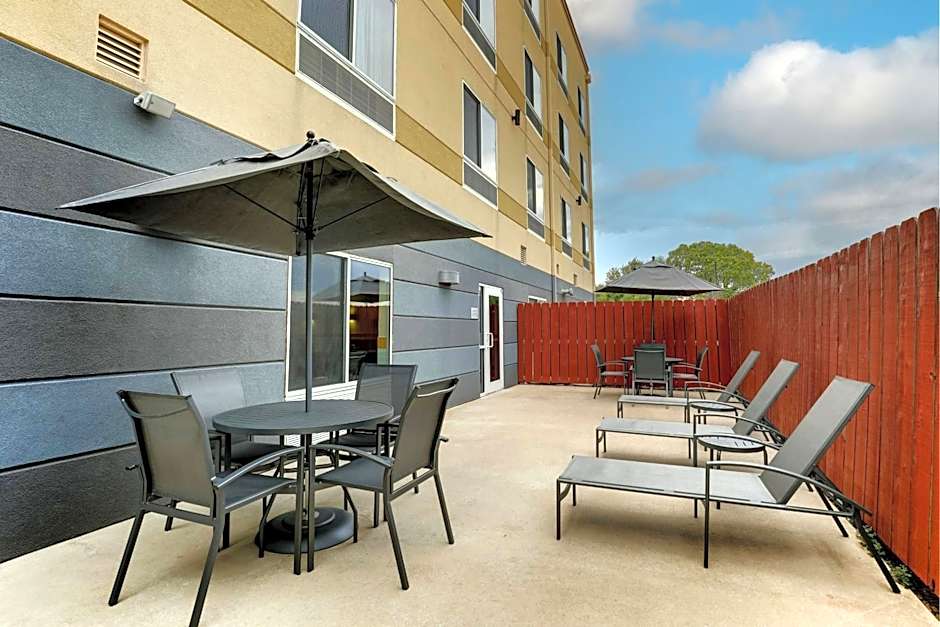 Fairfield Inn & Suites by Marriott Hutchinson