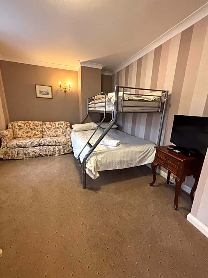 Albright Hussey Manor