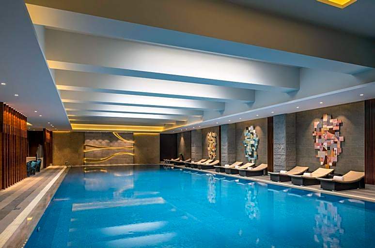 HUALUXE Ningbo Harbor City By IHG