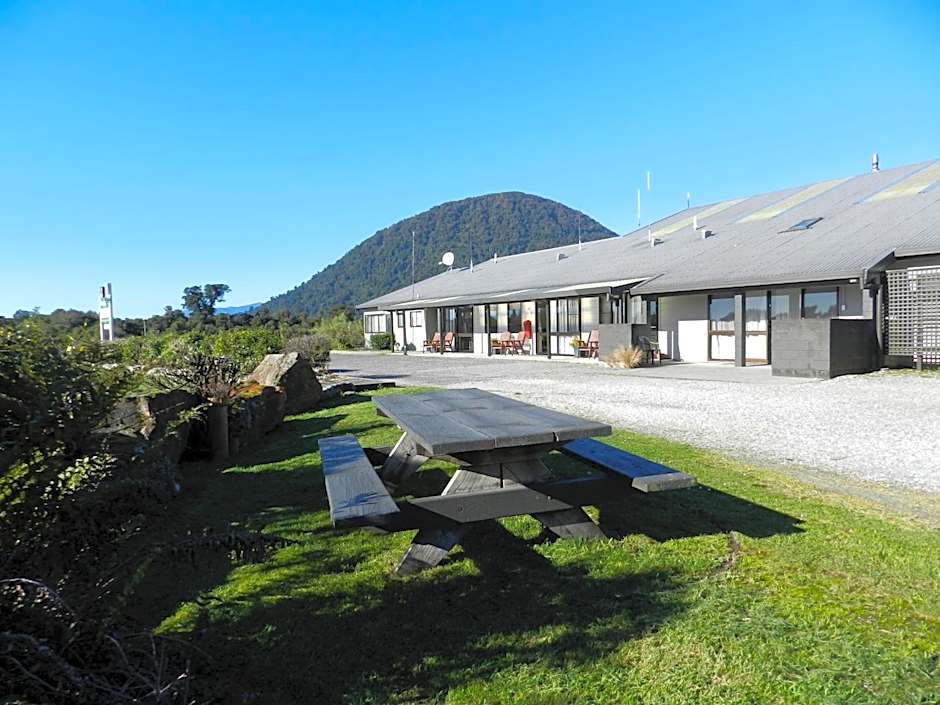 ASURE Aspiring Court Motel