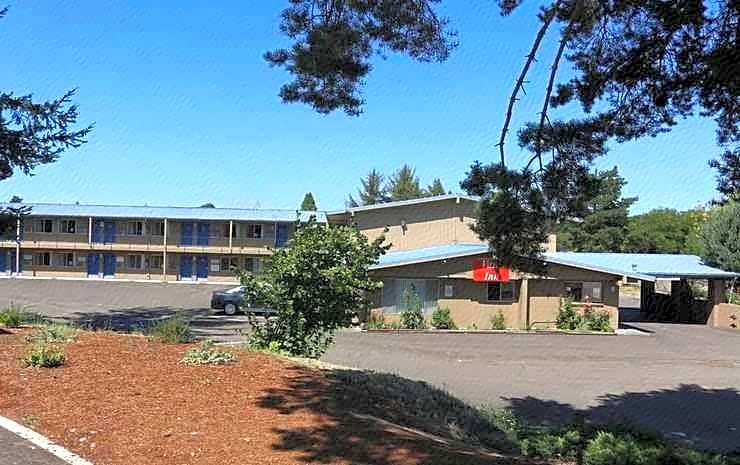 Studio 6 Suites - Albany, OR