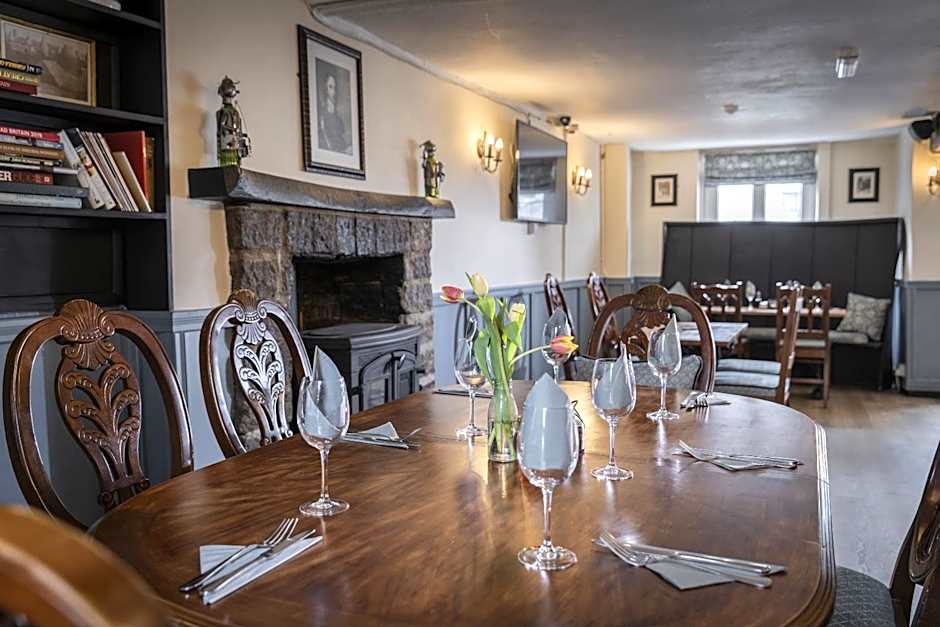 The Cromwell Arms Inn