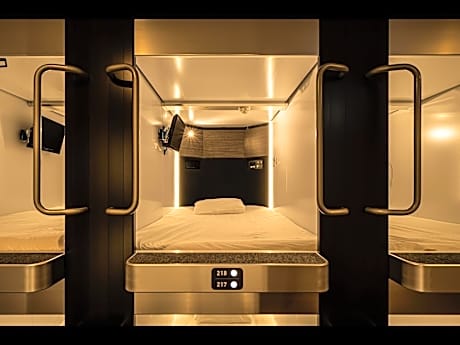 Special Offer - Capsule Room for Male - Non-Smoking