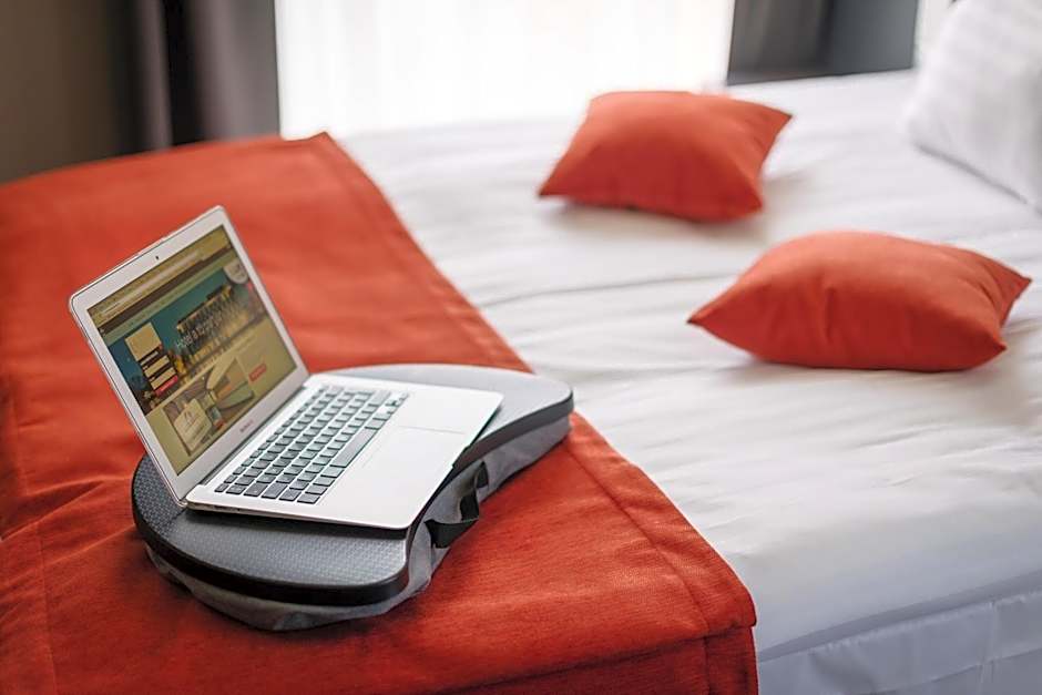 Best Western Plus Lakeside Hotel