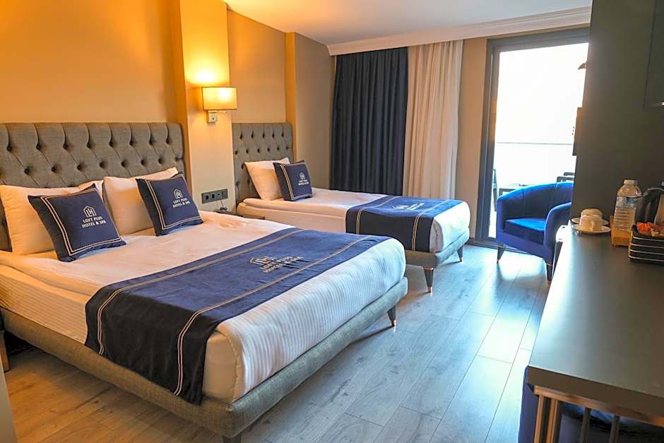 Plus Hotel & Private Transportation İstanbul Airport-By Loft
