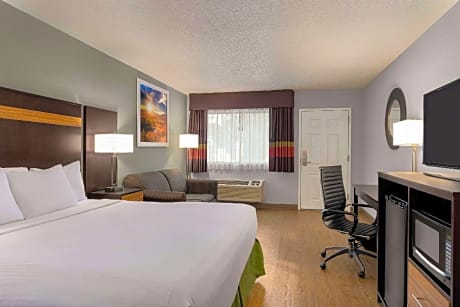 1 King Bed Business Room Non-Smoking