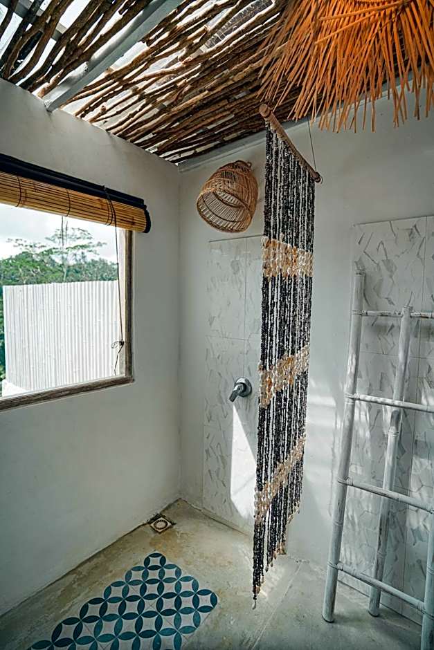 Woywoy Escape Bresela Adults Only