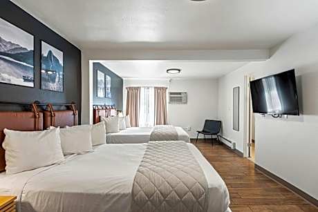 Queen Room with Two Queen Beds - Non-Smoking