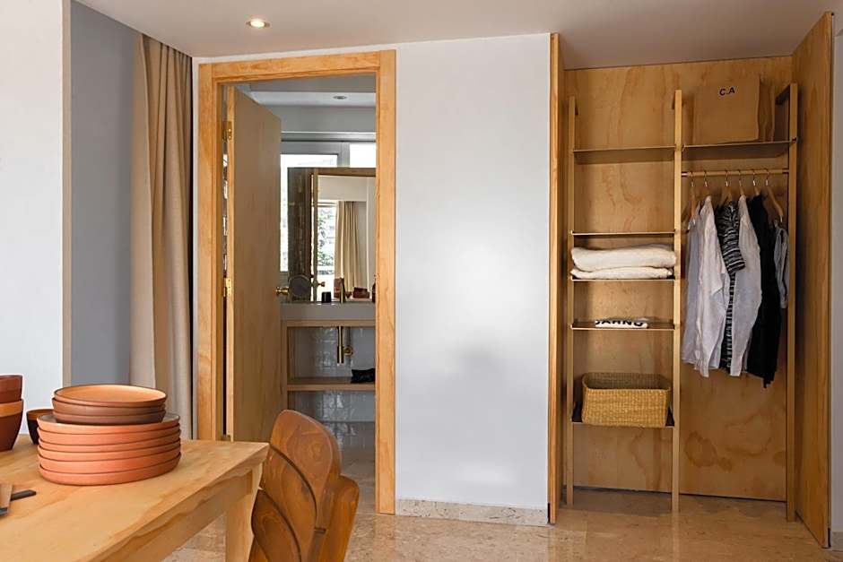 MOB HOTEL Cannes