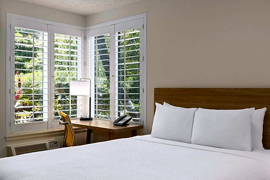 Days Inn by Wyndham Maui Oceanfront