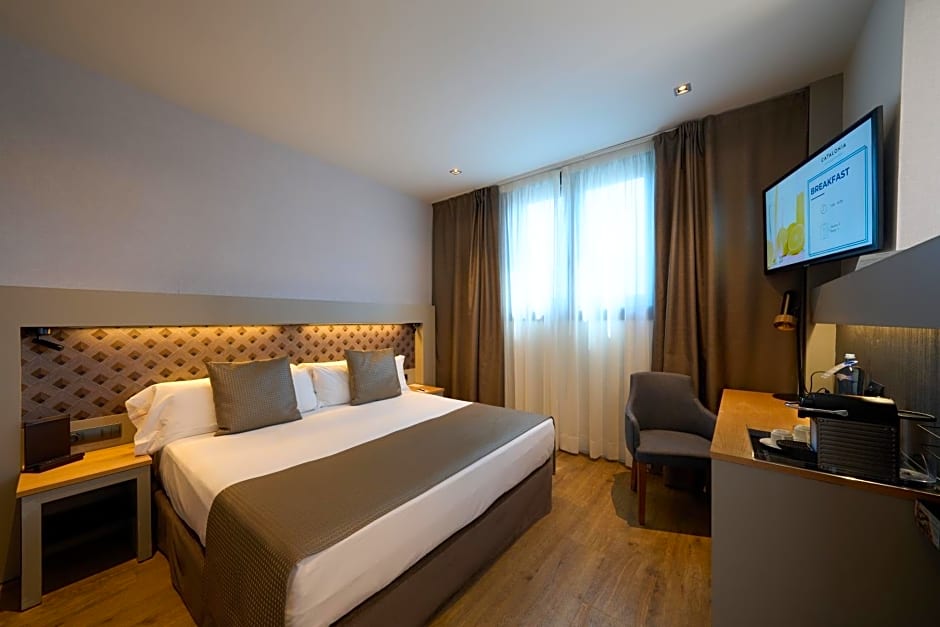 Catalonia Port Hotel