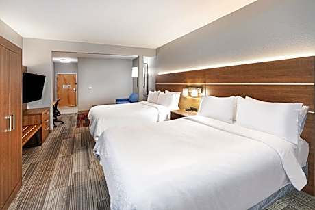 Queen Suite with Two Queen Beds