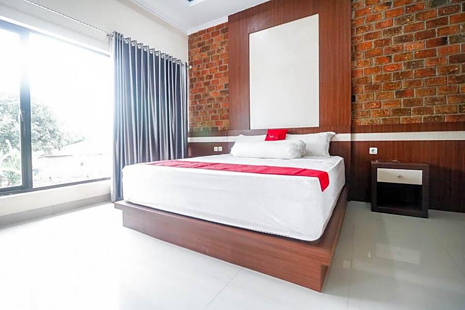 RedDoorz Plus near Kualanamu Airport Medan