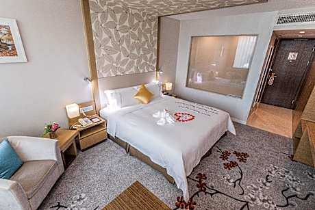 Executive King Bed
