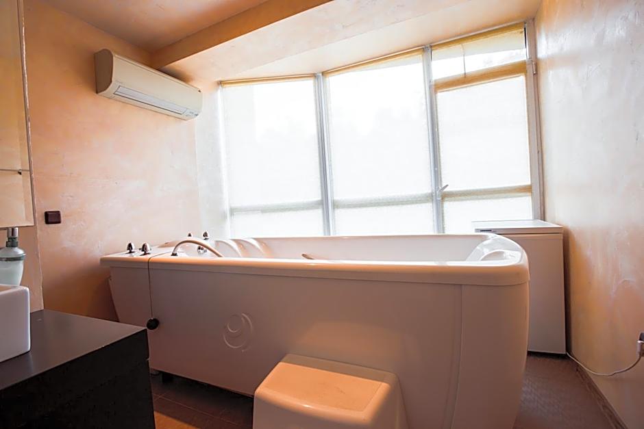 Aparthotel Marina Holiday Club - All Inclusive & Free Parking