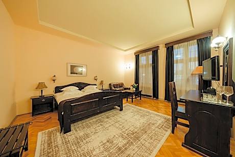 IRIS BOUTIQUE - 4Star Bed & Breakfast Residence in Vatra Dornei