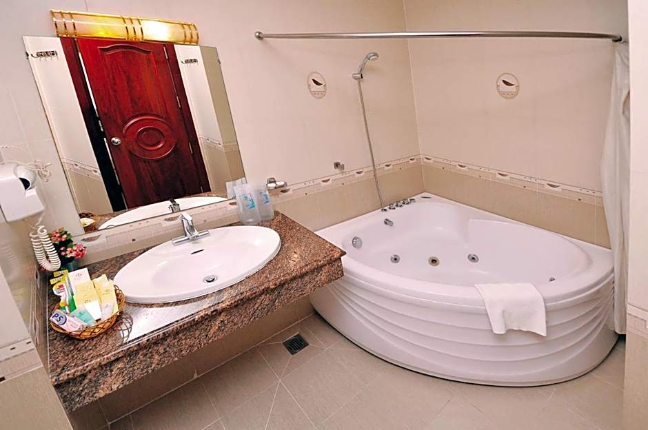 Tan Hoang Long Hotel – Ho Chi Minh City, 