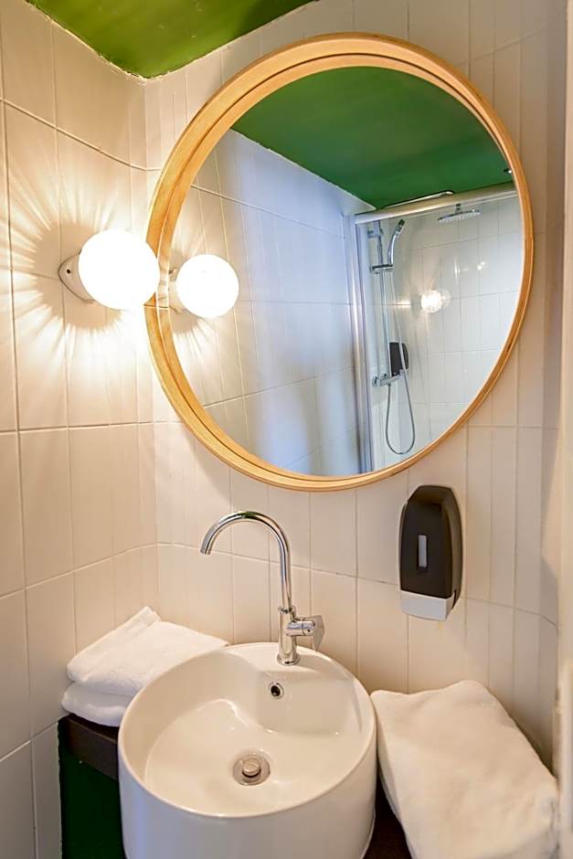 greet hotel Salon de Provence