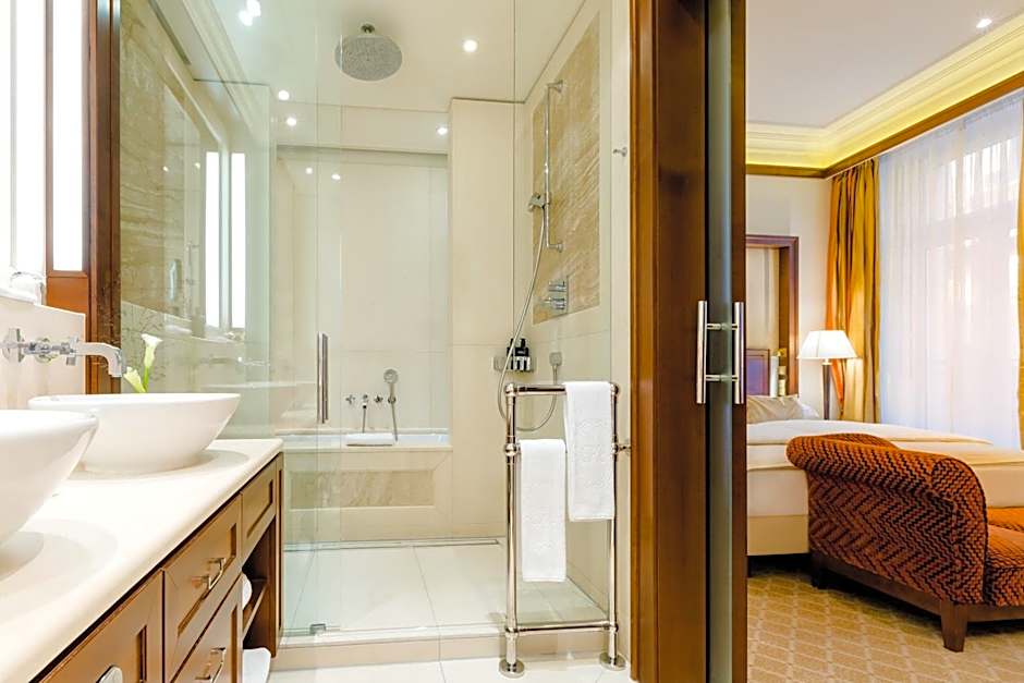 Excelsior Hotel Ernst