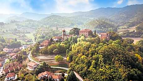 Castello di Casalborgone, Luxury Italian Castle Hotel