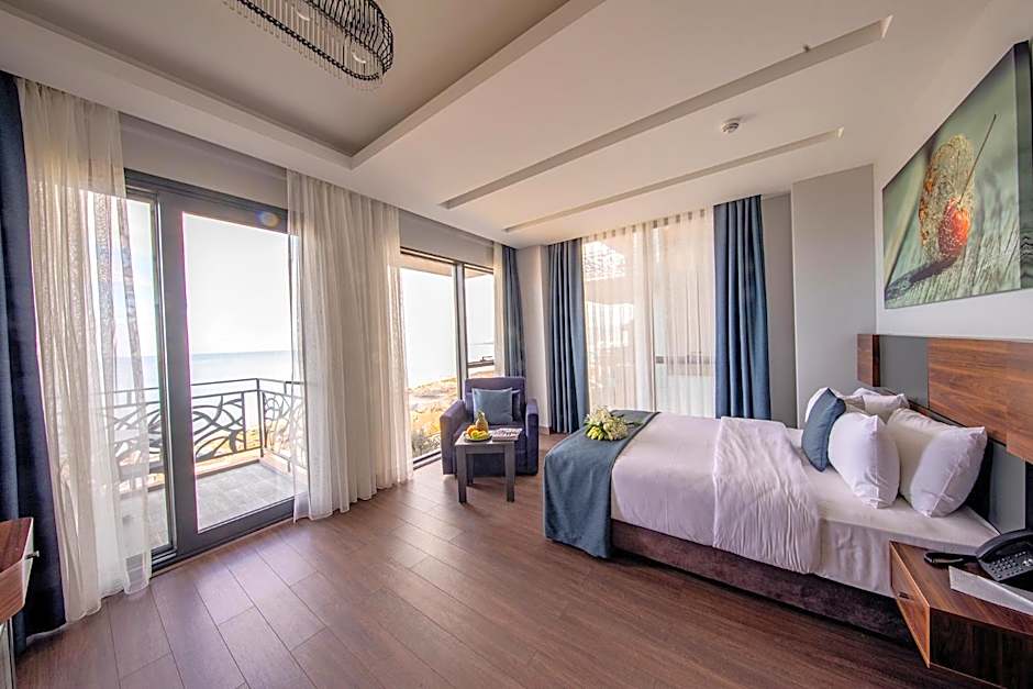 Photo 1 of 6 of Deluxe, Sea View, Balcony