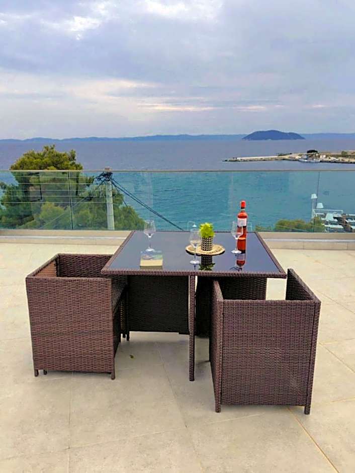 Wide Blue Luxury Boutique Suites