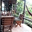Jungle Hut Bungalows & Hotel