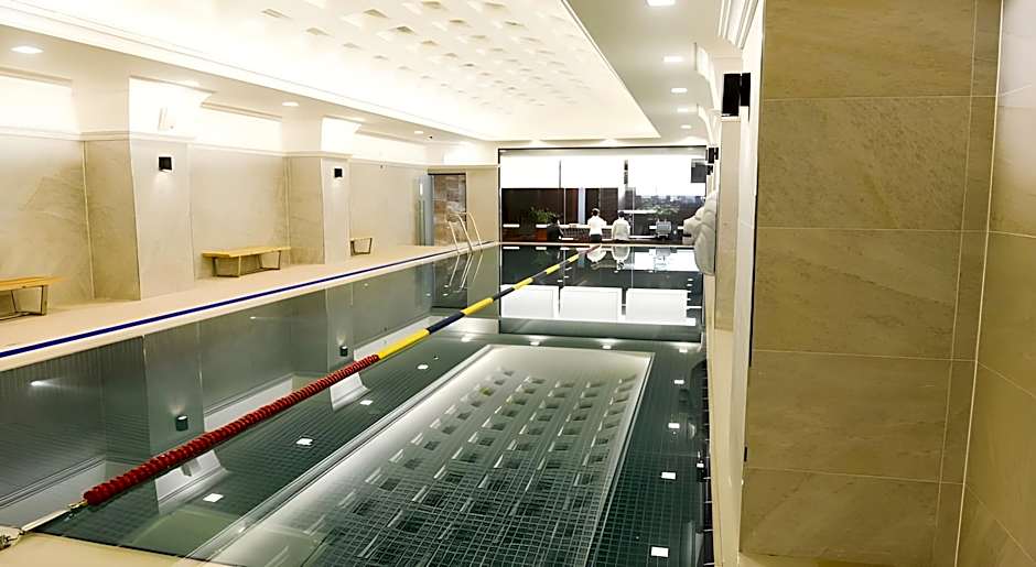 Isquare Hotel