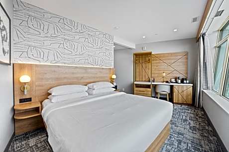 Tower King Premium Fallsview Room