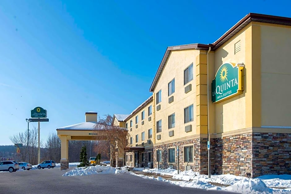 La Quinta Inn & Suites by Wyndham Erie