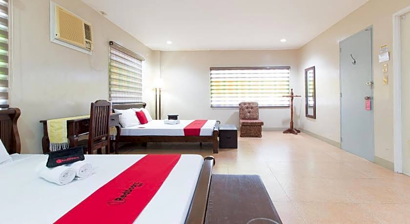 RedDoorz @ Teofila Lodge