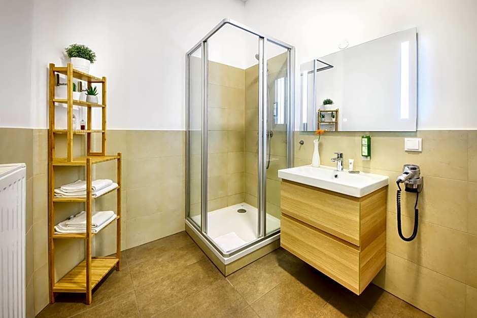 Jimmy's Apartments Dandelion