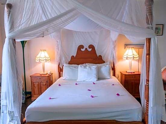 Half Moon Blue Hotel