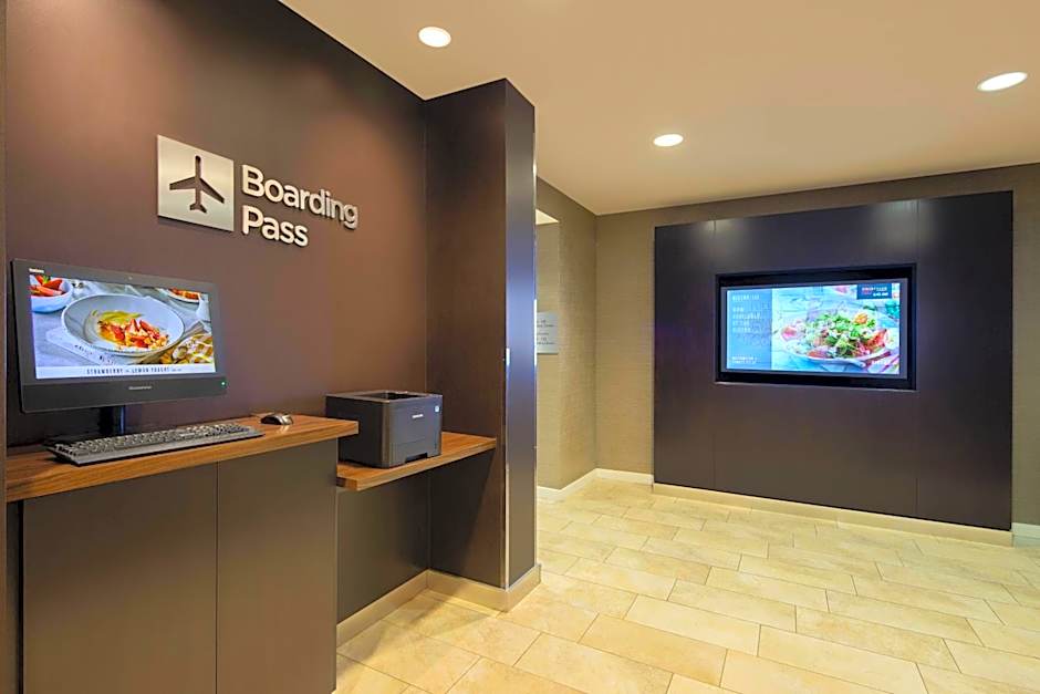 Courtyard by Marriott Grand Rapids Airport