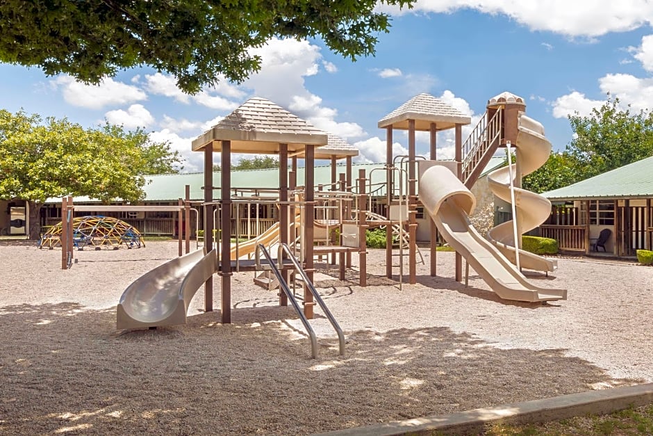 Travelodge Inn & Suites by Wyndham San Antonio Airport