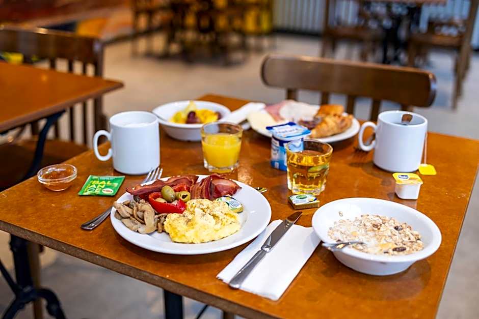 B&B HOTEL Mons Gare