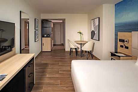 Suite with Hot Tub