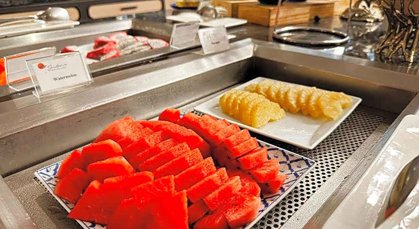 Ramada by Wyndham Bangkok Sukhumvit 11