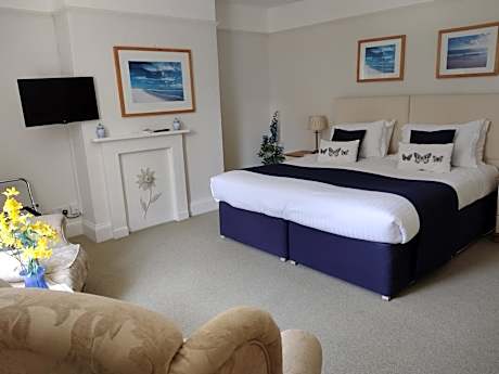 Large Double/Twin Room